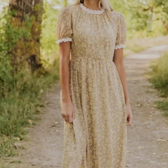 NEW NWT ROOLEE WILDE FLORAL midi maxi  dress with lace detail Size  XXL 2X - Picture 1 of 10